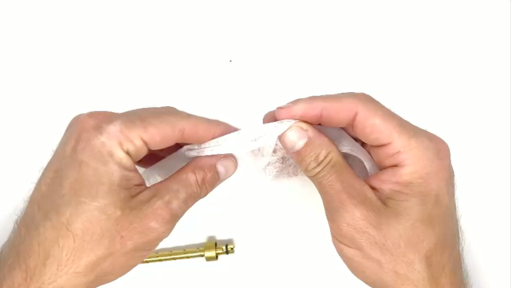 How to Clean a Glass Blunt